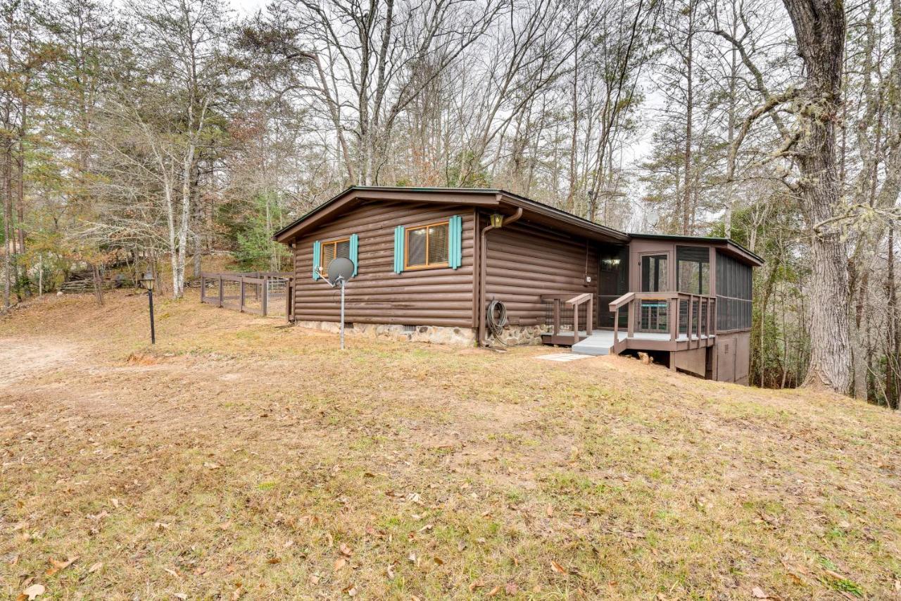 Peaceful Warne Cabin Fenced Yard And Screened Porch Brasstown المظهر الخارجي الصورة